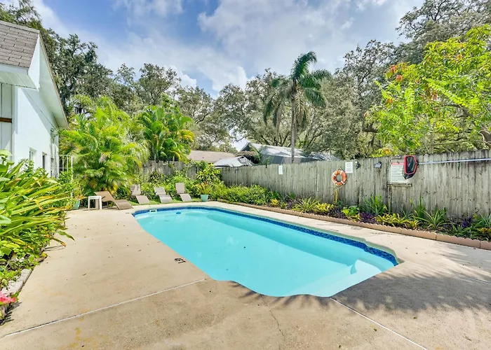 Spacious Tampa Home About 5 Mi To Beaches