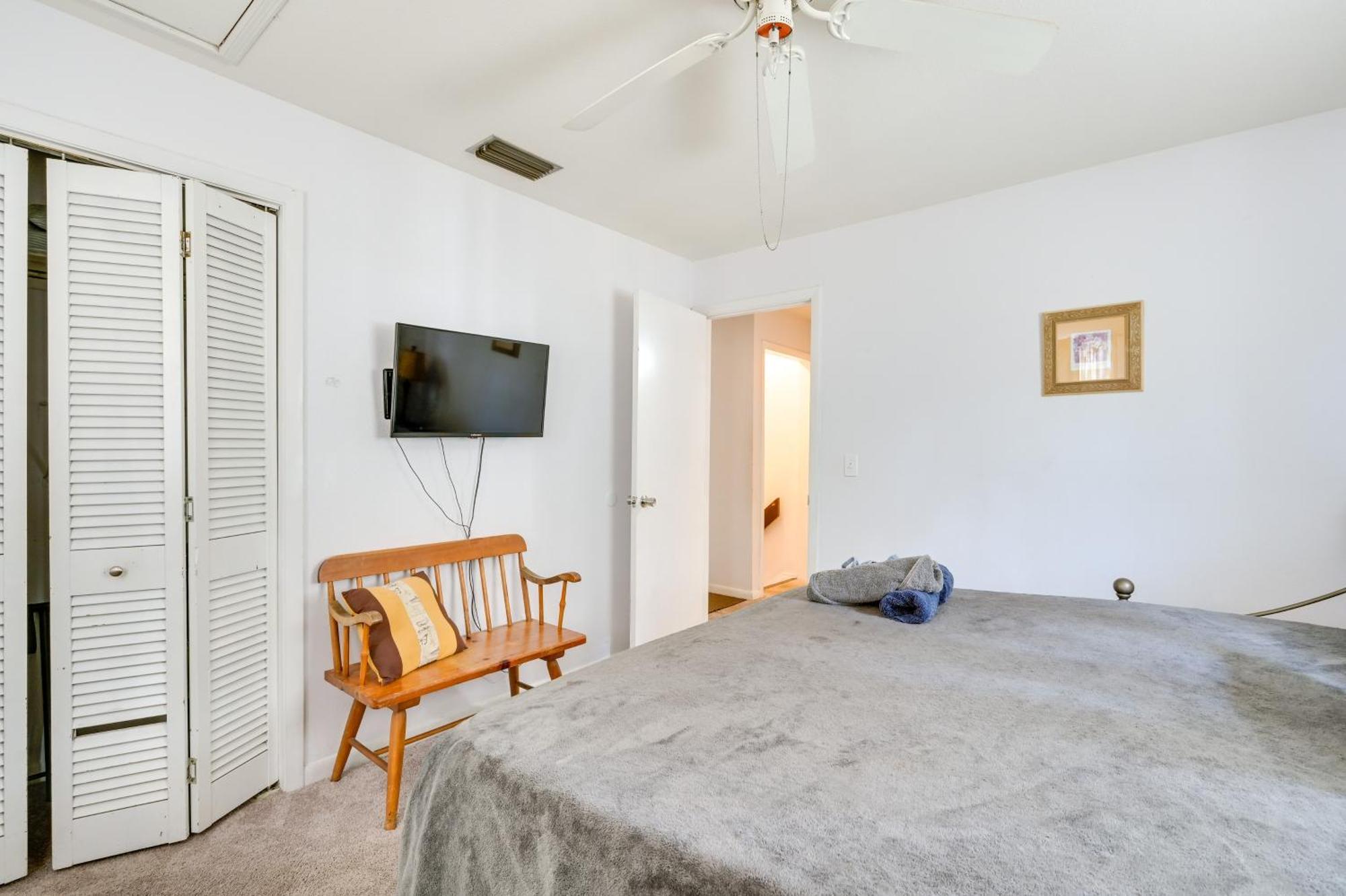 Holiday home Spacious About 5 Mi To Beaches