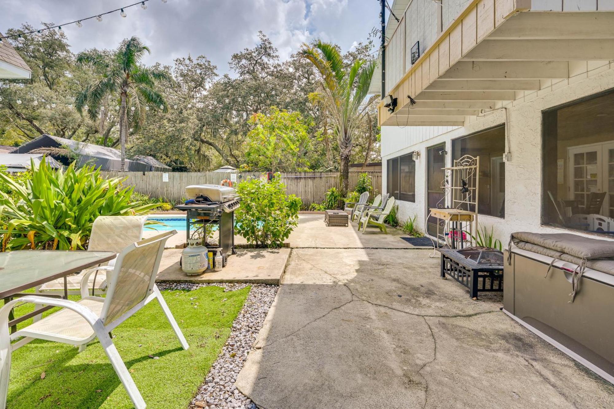 Spacious About 5 Mi To Beaches Tampa
