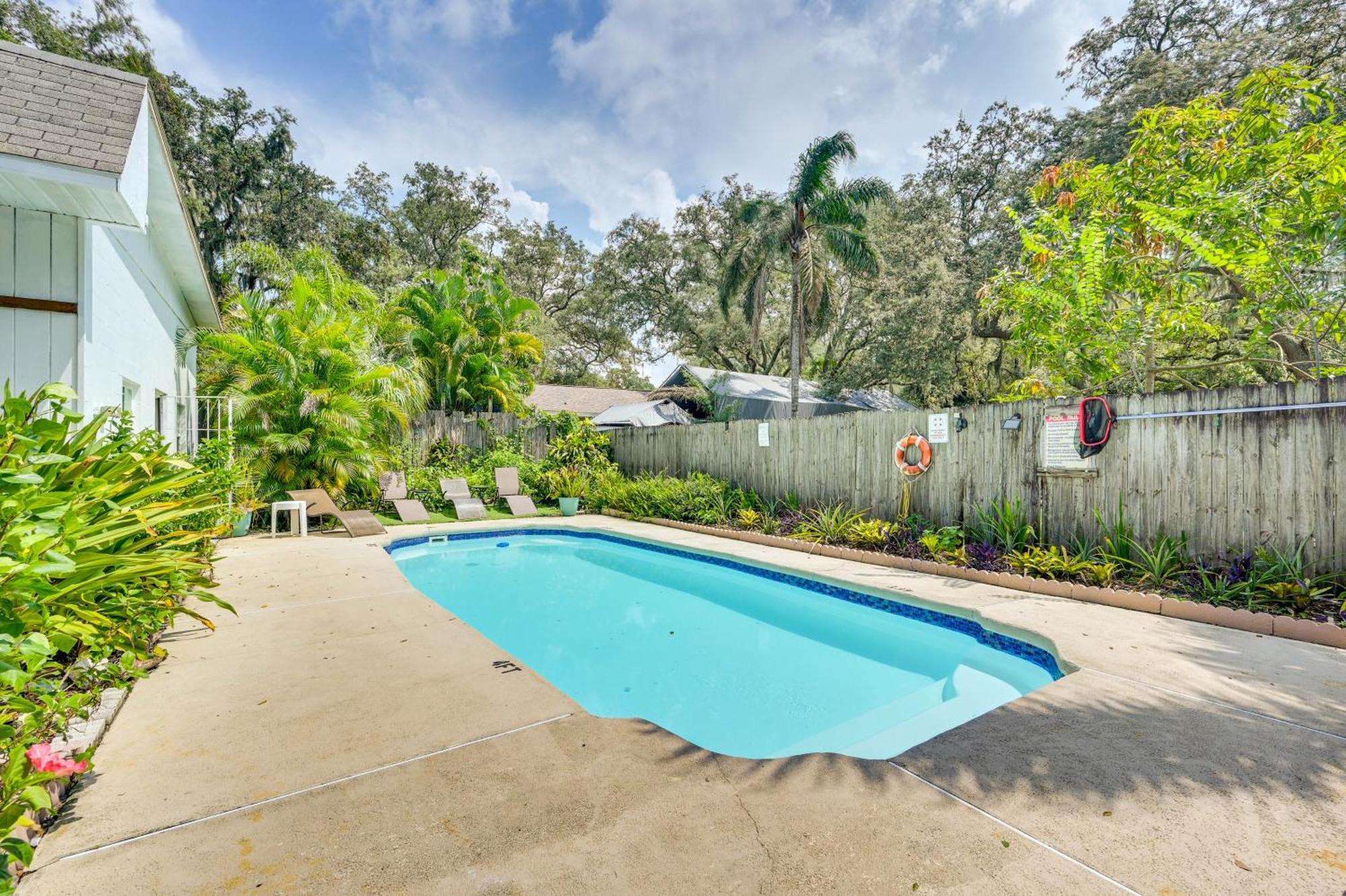 Holiday home Spacious About 5 Mi To Beaches